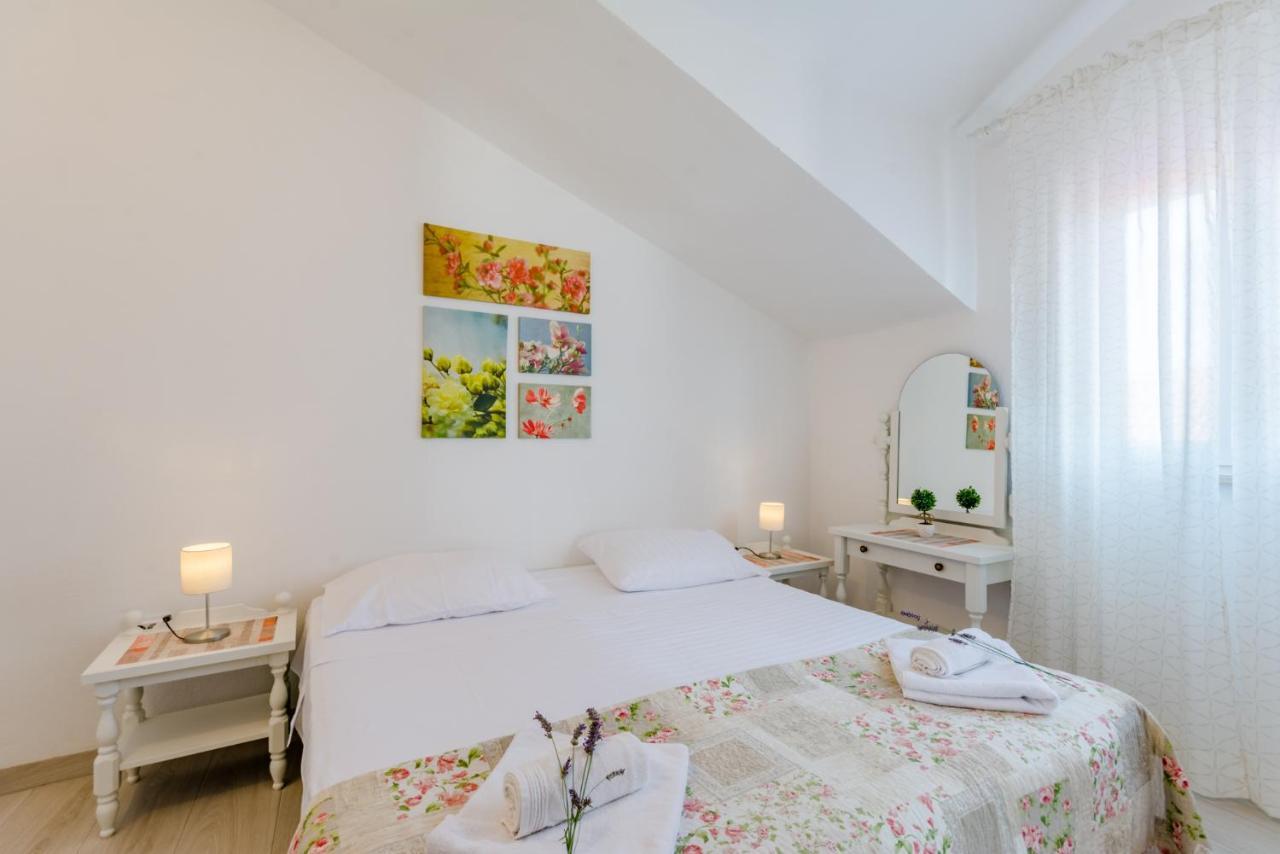 Villa Dinka Sutivan Extérieur photo