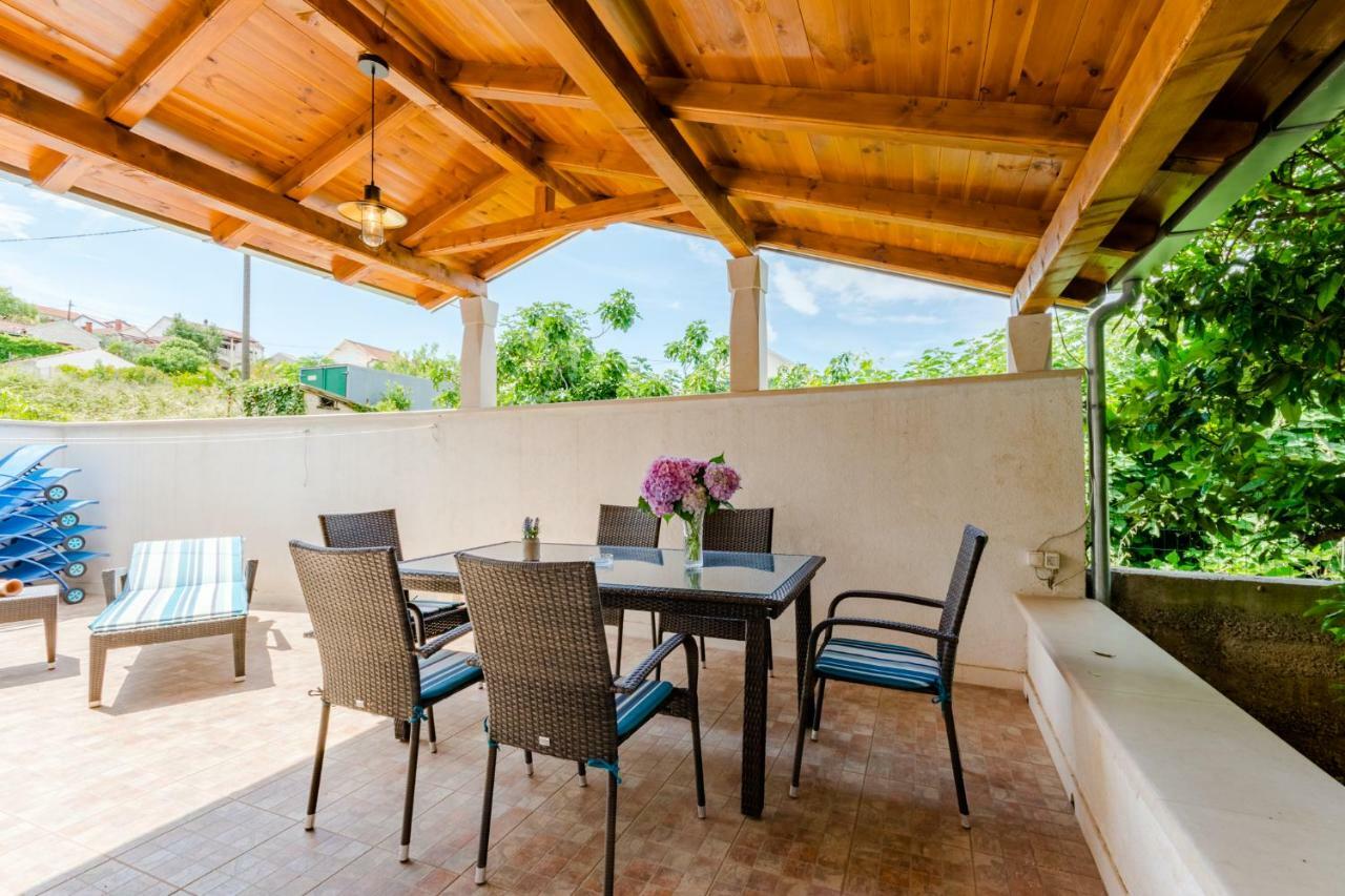 Villa Dinka Sutivan Extérieur photo