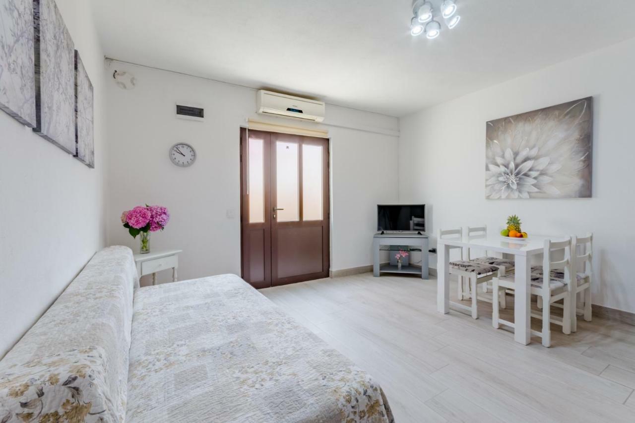Villa Dinka Sutivan Extérieur photo