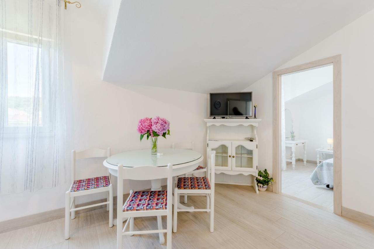 Villa Dinka Sutivan Extérieur photo