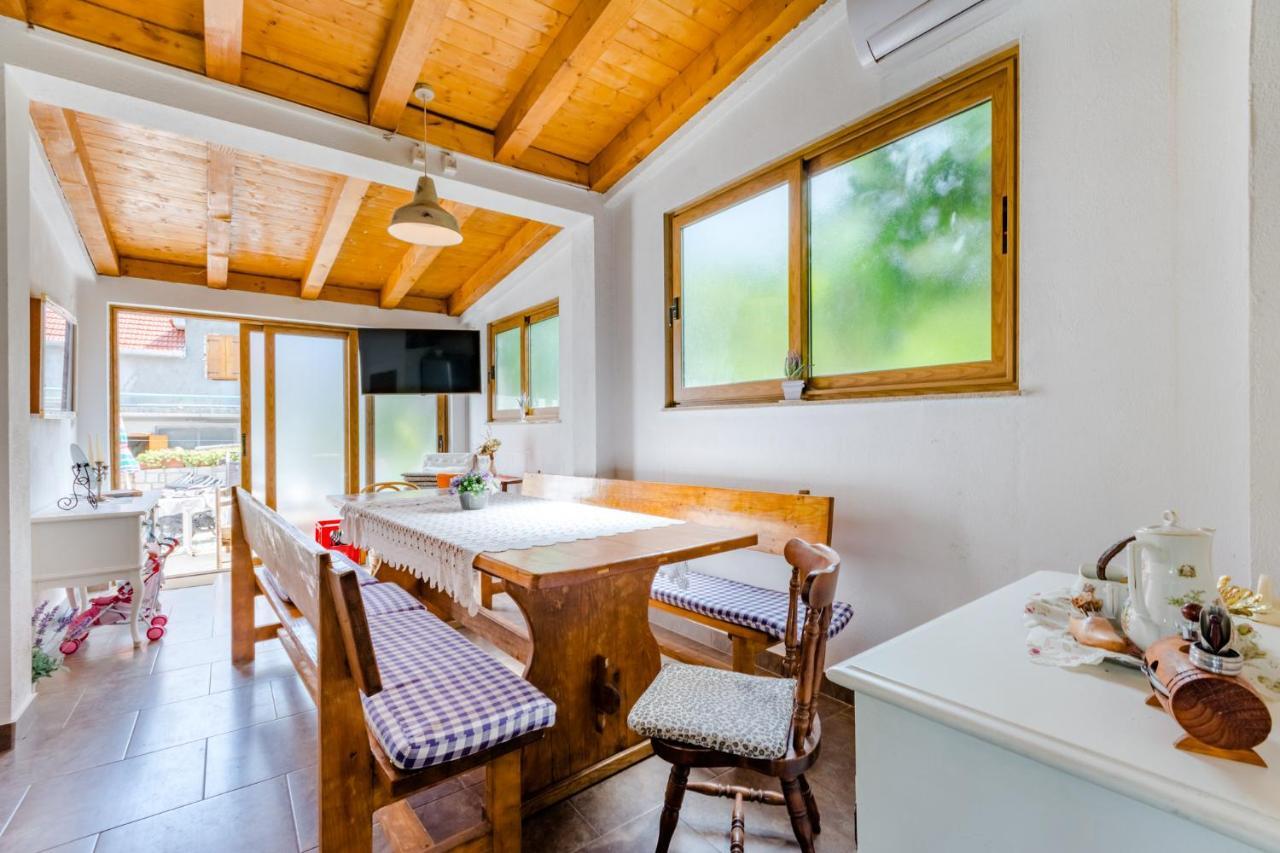 Villa Dinka Sutivan Extérieur photo