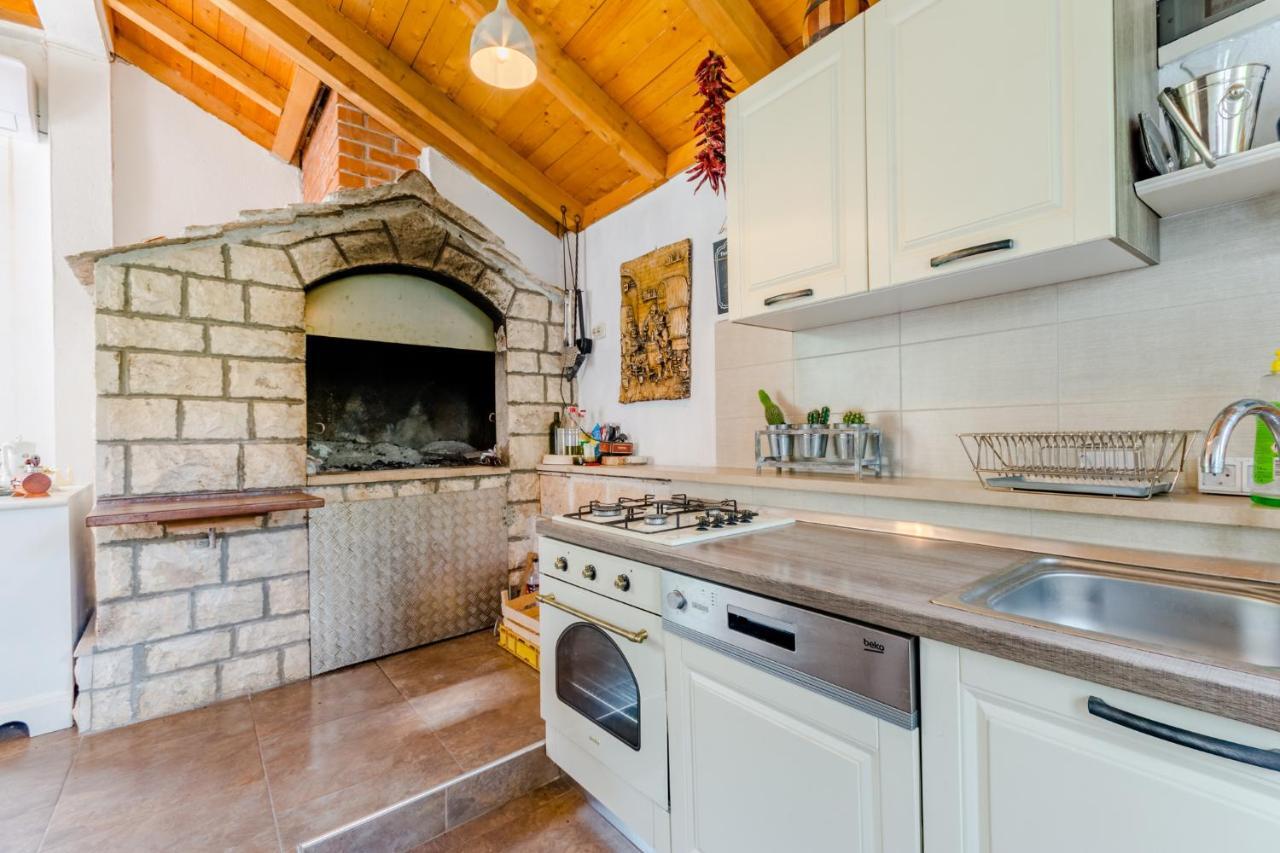 Villa Dinka Sutivan Extérieur photo