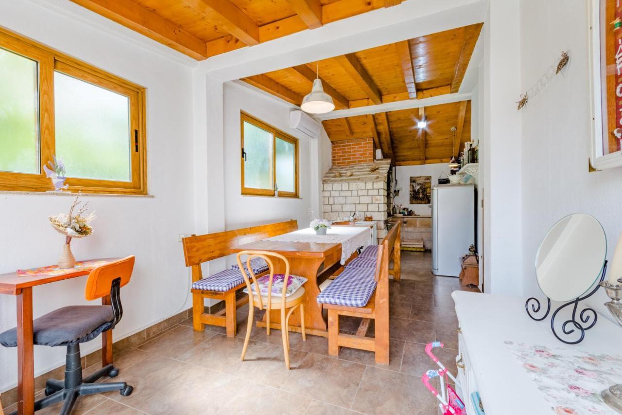 Villa Dinka Sutivan Extérieur photo